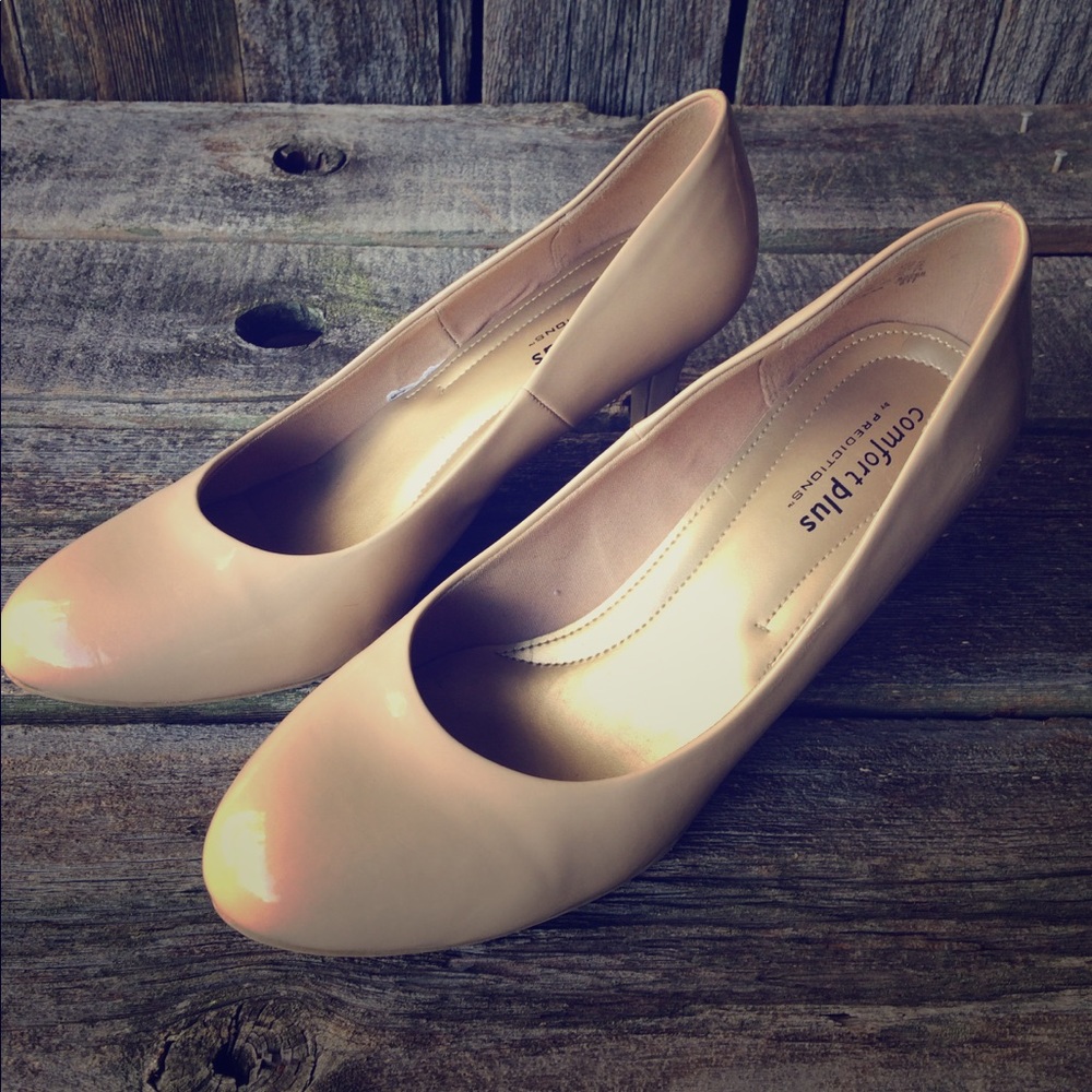 Women’s Nude 3 Inch Heels Size 11